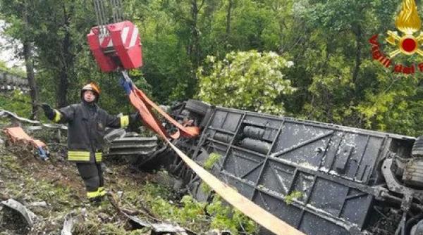 Italia: Autocar cu ROMÂNI, accident MORTAL. MAE, reacție oficială