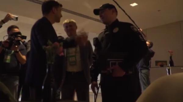 Petiție pentru DEMISIA președintelui. A fost semnată de MII de oameni