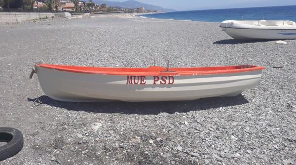 Imagini INEDITE. Mesaje anti-PSD, pe plajele din Sicilia