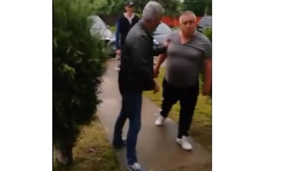 Politică cu SABIA. Un viceprimar PSD a AMENINȚAT un politician ALDE (VIDEO)