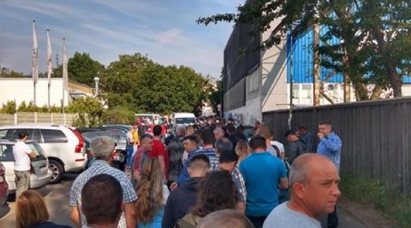 Imagini REVOLTĂTOARE din Diaspora. Cititorii ne semnalează NEREGULI grave la secțiile de votare