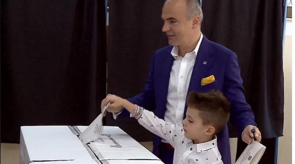 Rareș Bogdan: PNL solicită demisia lui Meleșcanu, Carmen Dan, Dăncilă și depune plângere penală 