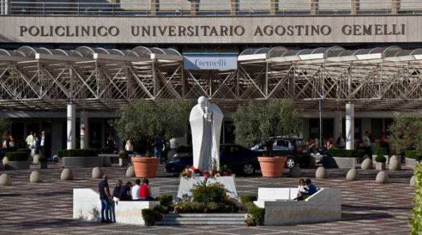 Italia. Un român s-a SINUCIS. N-a suportat pierderea iubitei, răpusă de cancer. "Te iubesc, vin după tine"