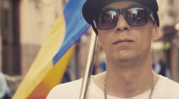 Român din Spania, melodie EMOȚIONANTĂ dedicată celor care au stat la coadă în Diaspora | VIDEO