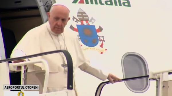 Ce gest impresionant a făcut Papa Francisc față de Biserica Ortodoxă la sosirea în România