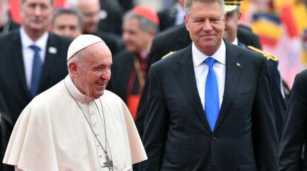Papa Francisc a sosit la Cotroceni: "Bună ziua!" - VIDEO