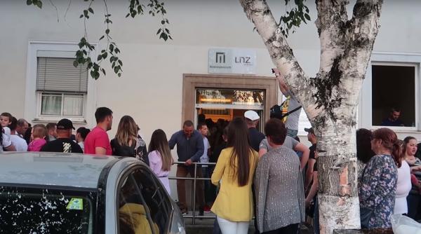 SCANDAL uriaș. Românii din Austria, invitați în secția de votare, pentru ca apoi să fie DAȚI AFARĂ (Camera ascunsă)