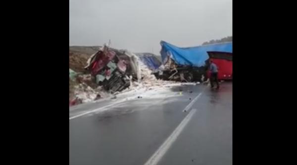 Accident GRAV în Germania, între doi şoferi români de  TIR. Pentru unul dintre ei nu s-a mai putut face nimic
