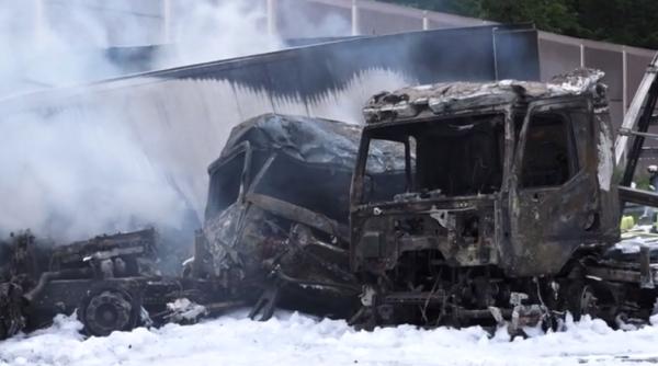 Germania. Român, protagonistul unui grav accident. A făcut SCRUM 3 camioane