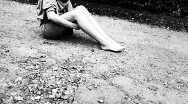 Caz ȘOCANT în Italia: O româncă și-a obligat fiica de 13 ani să se prostitueze. "Toți știau dar au întors capul"