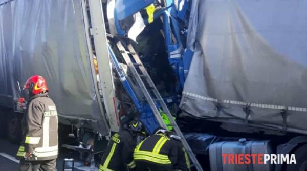 Italia. ACCIDENT GRAV între două TIR-uri. Un ROMÂN se zbate între viață și moarte 