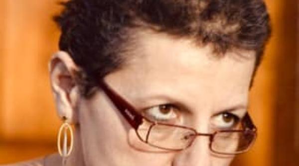 Adina Florea: „Niciodată nu am fost aservită politic. Nimeni nu a încercat să îmi impută vreo idee”