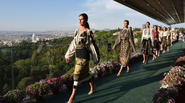 VIDEO. Ia românească, sărbătorită pe podium, în Turcia