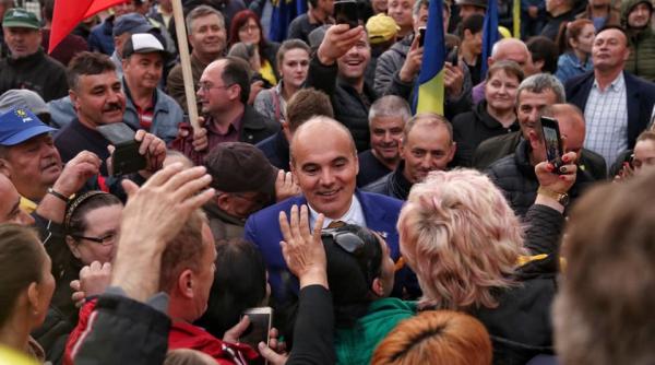 Rareș Bogdan le mulțumește membrilor PNL București