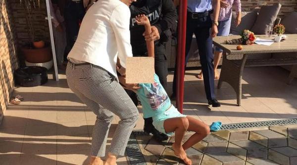 VIDEO. PROTEST în faţa sediului CSM. Se cere suspendarea Mariei Piţurcă din funcţia de procuror