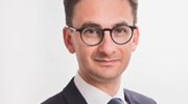 Iulian Bulai o face PRAF pe Renate Weber. "Fosta colegă de bancă a lui Grapini"