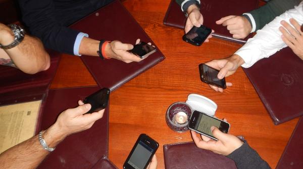 Telefoanele care vor fi INTERZISE în România din 2020. AMENDA ajunge la 100.000 de lei