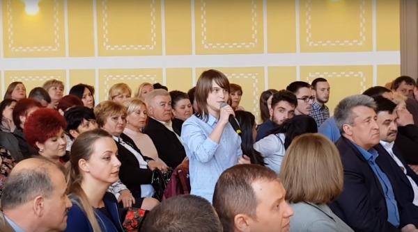 Părinții care vor sta acasă cu copii din cauza închiderii școlilor vor primi CONCEDIU PLĂTIT 