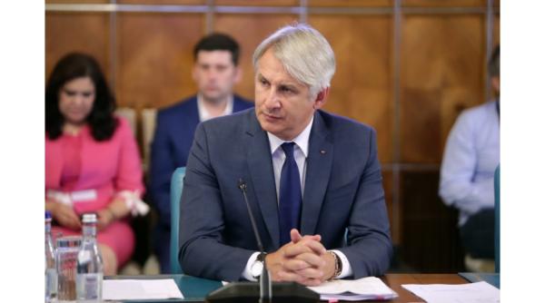 Reacție DURĂ după Congresul PSD: „În loc să fie demis pentru incompetență, Teodorovici, promovat președinte executiv al PSD”