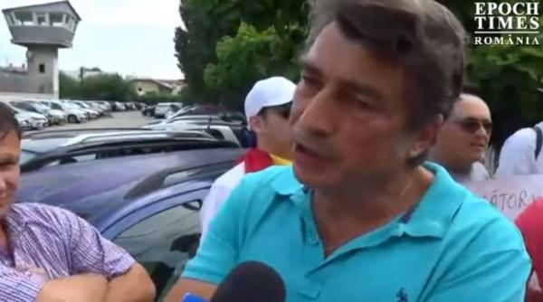 Protest în fața Penitenciarului Rahova. Cer ELIBERAREA lui Dragnea (VIDEO)