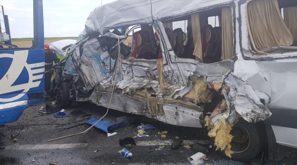 Microbuz plin cu români, ACCIDENT grav. 16 victime 