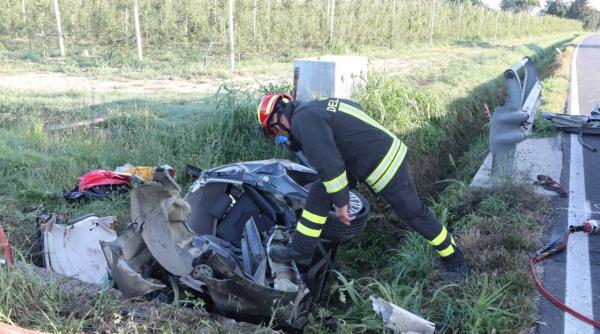 Italia: Patru TINERI ROMÂNI, morți într-un accident cumplit. Imagini de GROAZĂ