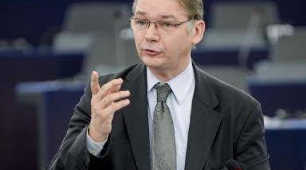 Dăncilă, CRITICATĂ în PE pentru 10 august şi Kovesi: "România MERITĂ mai mult!" Ce REPLICĂ a dat Dăncilă