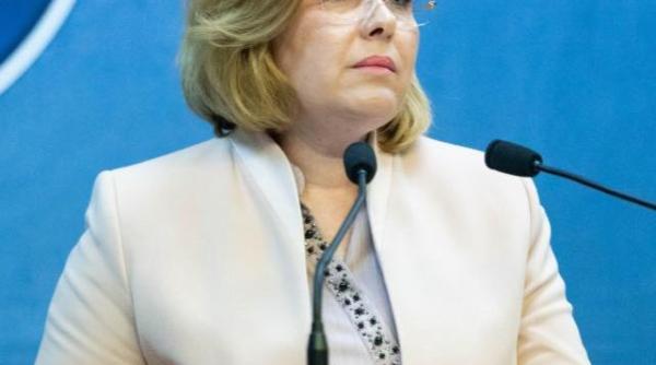 Moga a venit cu FLORI pentru Carmen Dan. A rămas cu BUCHETUL în mână