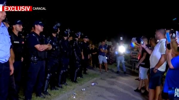 PROTEST, ASTĂZI, în Piața Universității pentru cele două fete UCISE. ROMÂNII ies în STRADĂ: „România, apără-ți copiii!”