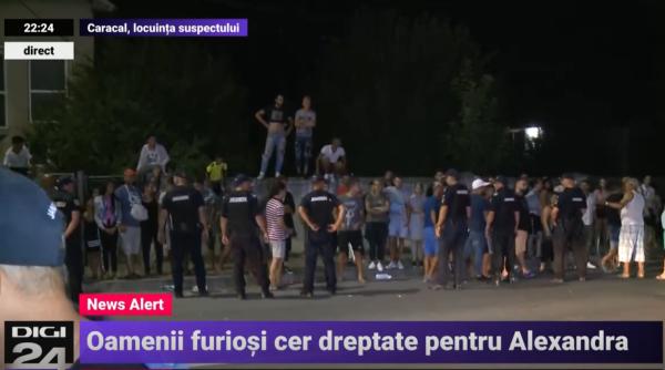 Soţia presupusului criminal, prezentă la percheziţiile din Casa Groazei