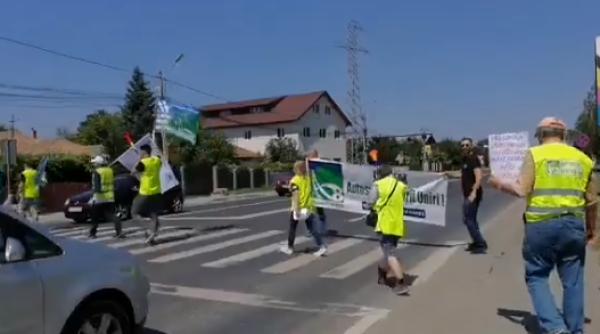 10 august. Protestatarii au BLOCAT un drum național la Buzău. VIDEO