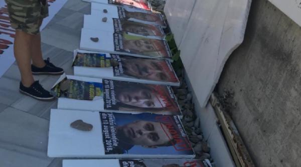 PROTEST la sediul MAI. Afișe cu fețele celor „vinovați” pentru violențele de pe 10 august 2018