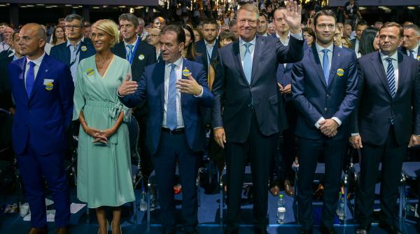 Klaus Iohannis SCHIMBĂ şeful de campanie. Cine îi ia locul lui Vasile Blaga