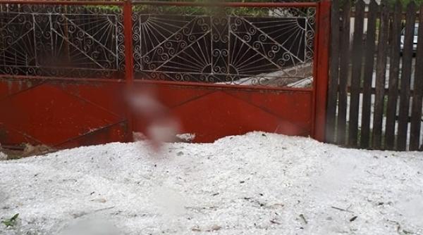 Iarnă în mijlocul lui august, în mai multe localități din Argeș | VIDEO