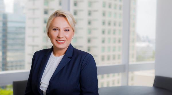 EXCLUSIV. Interviu cu o avocată ROMÂNCĂ de SUCCES din SUA. Anda Malescu: „Dacă dorim să schimbăm România, este necesar să avem un sistem judiciar independent”