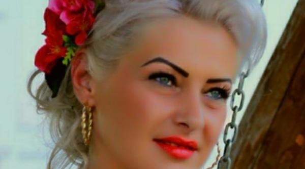 DOLIU în lumea artistică. O cântăreaţă de muzică populară  MURIT într-un tragic ACCIDENT