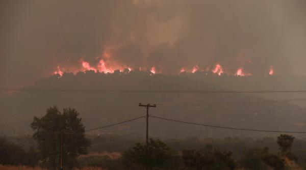 MAE - Atenționare de călătorie în Grecia: RISC IMINENT de INCENDII de vegetație. Multe destinații de VACANȚĂ sunt vizate