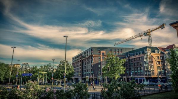 Românii și chinezii, investitori pe piața imobiliară din Spania