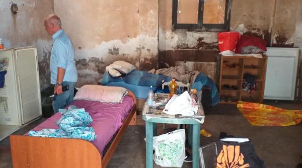 Italia. Un primar declară RĂZBOI persoanelor fără adăpost, între care și români