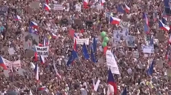 Premier, OBLIGAT de justiţie să prezinte SCUZE după ce a spus că PROTESTATARII împotriva lui sunt plătiţi