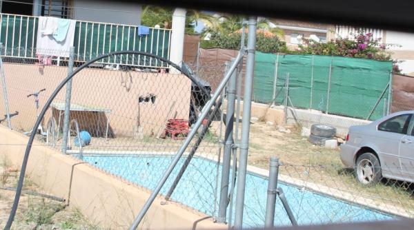 TRAGEDIE în Spania. O fetiță româncă de 18 luni a MURIT înecată în piscina casei