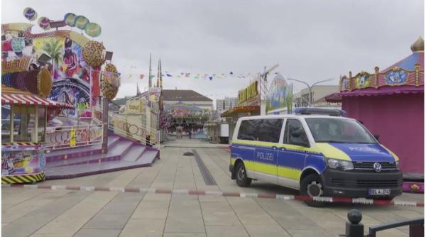 GERMANIA: Tânără româncă, MOARTĂ după ce fost ARUNCATĂ câțiva metri dintr-un CARUSEL într-un parc de distracții 