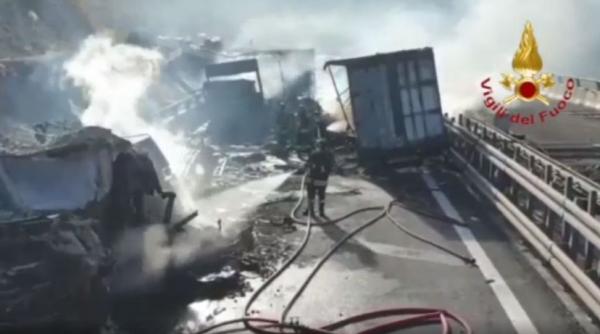 ITALIA: Tânăr român, GRAV rănit în urma unui accident la Torino. Un alt șofer a sfârșit CARBONIZAT