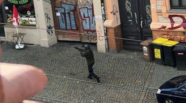 ATENTAT Germania. Atacatorul s-a filmat și a difuzat imaginile pe internet