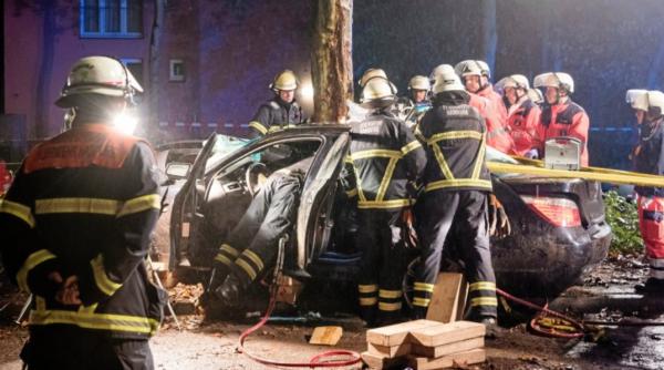 Șase români, aproape MORȚI pe străzile din Hamburg după ce s-au întrecut cu mașini de LUX