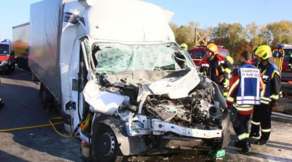 GERMANIA: Șofer român de TIR, ÎN STARE CRITICĂ după un accident cu un camionagiu bulgar
