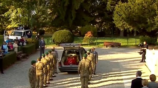 Moment ISTORIC în România. Regina Elena, acasă după 71 de ani 