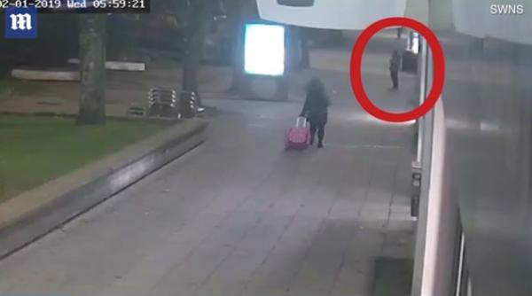 Marea Britanie. Tânără atacată pe stradă de un bărbat periculos: „TREBUIE să te OMOR!“