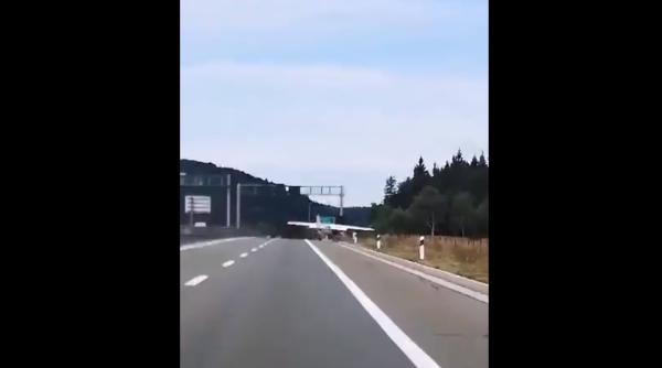 Avion cu DOI ROMÂNI la bord, ATERIZARE FORȚATĂ lângă autostradă