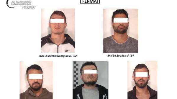 Italia. Patru ROMÂNI au speriat Toscana: Furau mașini și intrau cu ele în vitrinele magazinelor